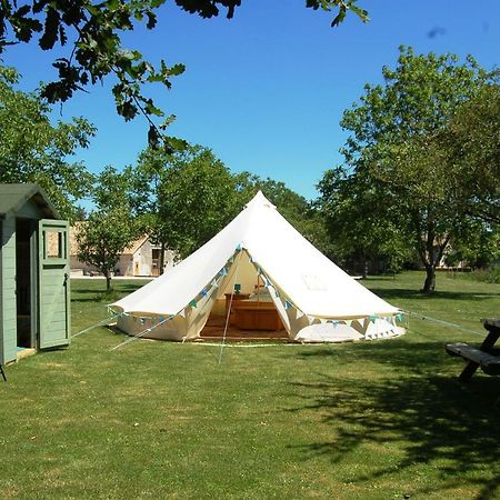 Camping La Foret De Tesse Eksteriør bilde