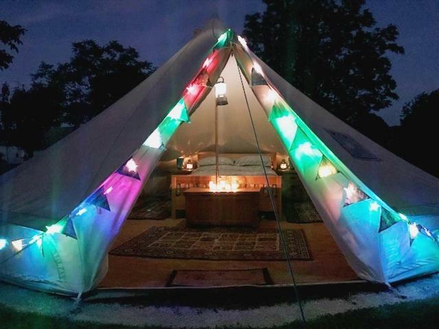 Camping La Foret De Tesse Eksteriør bilde