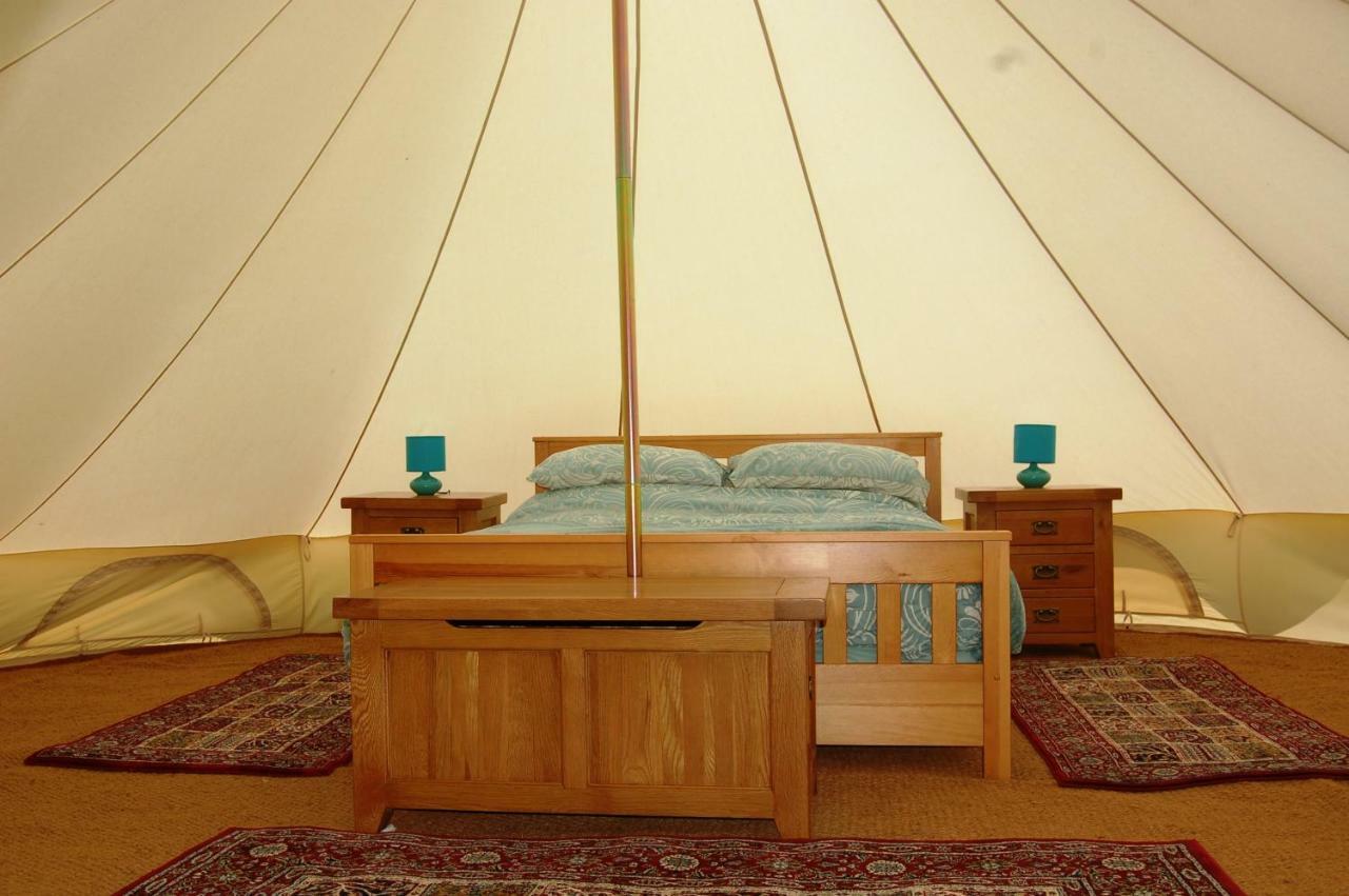 Camping La Foret De Tesse Eksteriør bilde